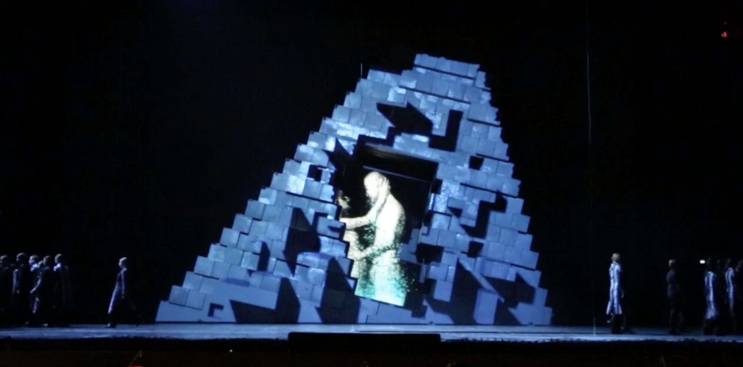 Tigrelab_Babylon_Opera_Visuals_14