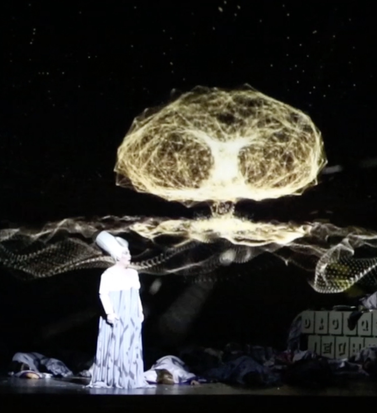 Tigrelab_Babylon_Opera_Visuals_13