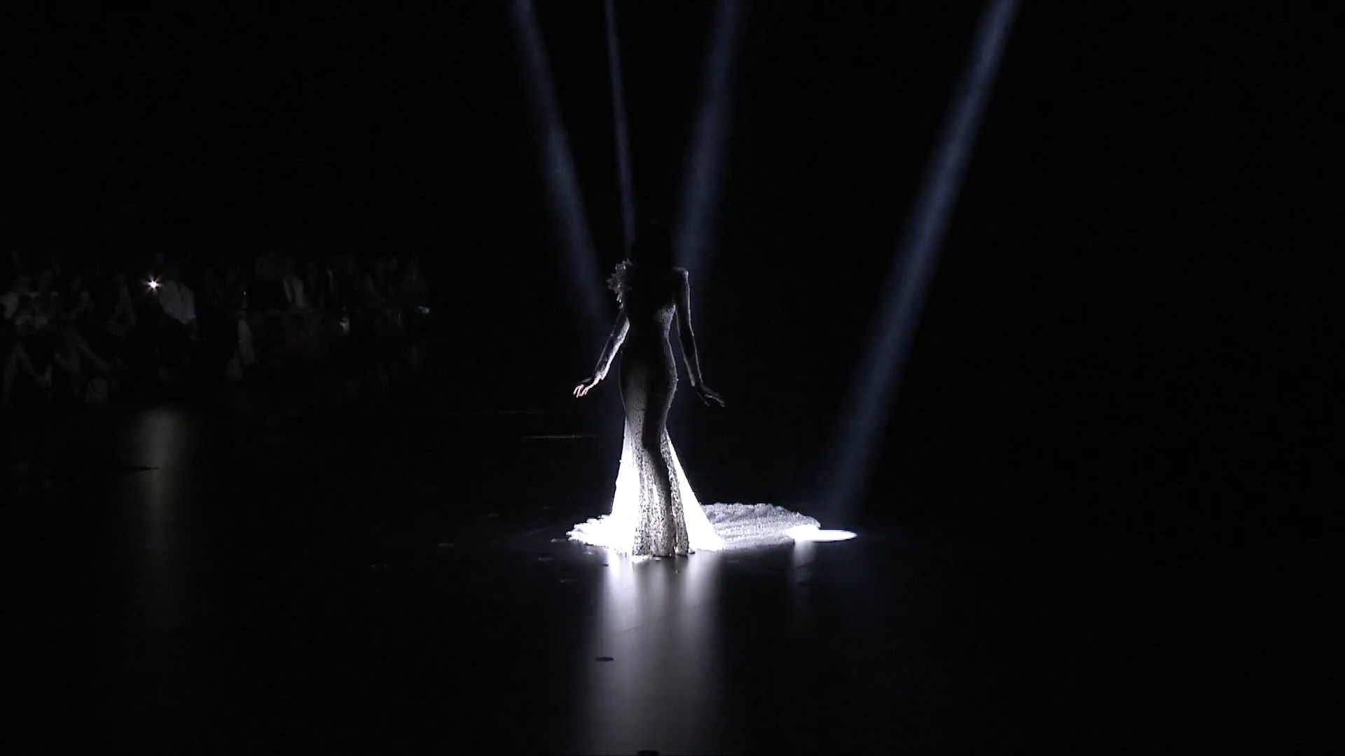 Tigrelab_Pronovias_Catwalk_2020_09